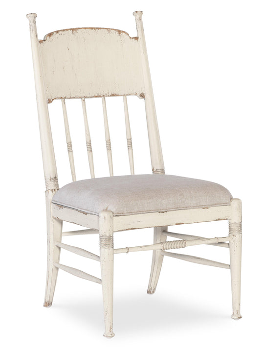 Daisy/22''W x 26''L x 42.25''H