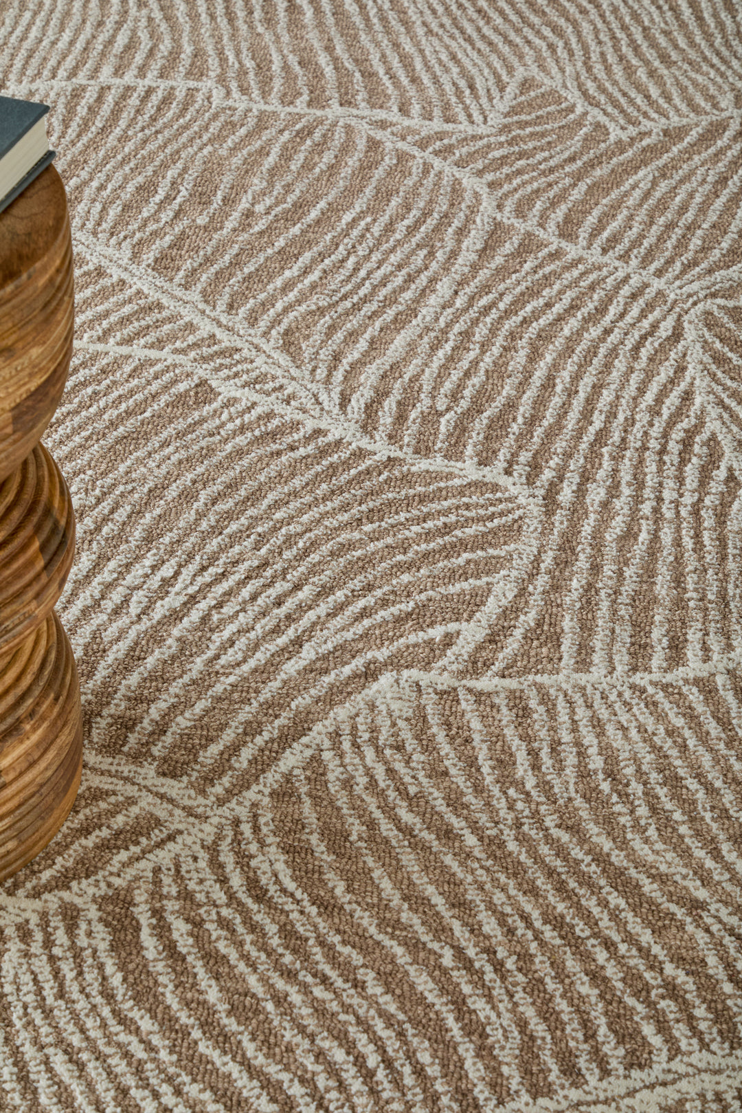 Rectangle/5' x 8'/Taupe/Ivory