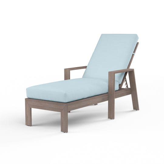 Laguna Chaise Lounge in Canvas Skyline, No Welt