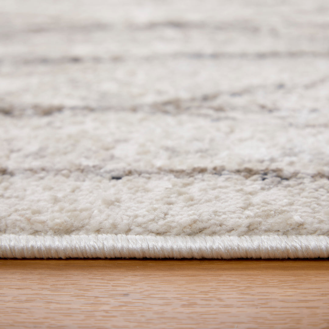 Runner/2'10" x 7'10"/Beige/Brown