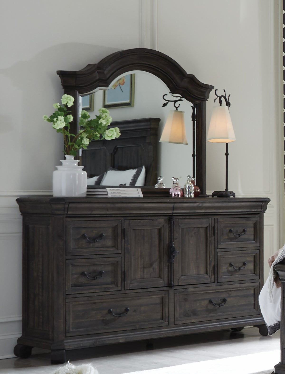 Bellamy Peppercorn Drawer Dresser With Shaped Mirror - B2491-2045