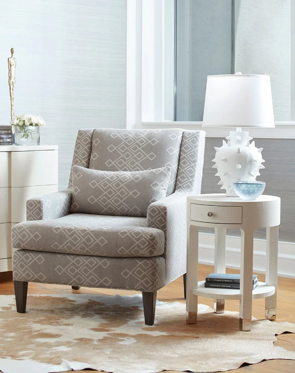 Dakota 1-Drawer Round Side Table