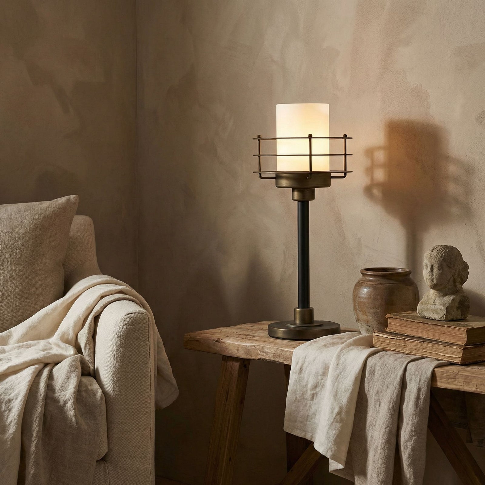 Noir - AI Lifestyle - LAMP793