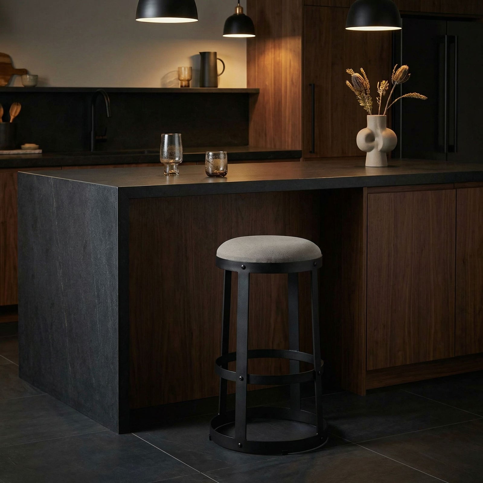 Noir - AI Lifestyle - GSTOOL118MTB-L