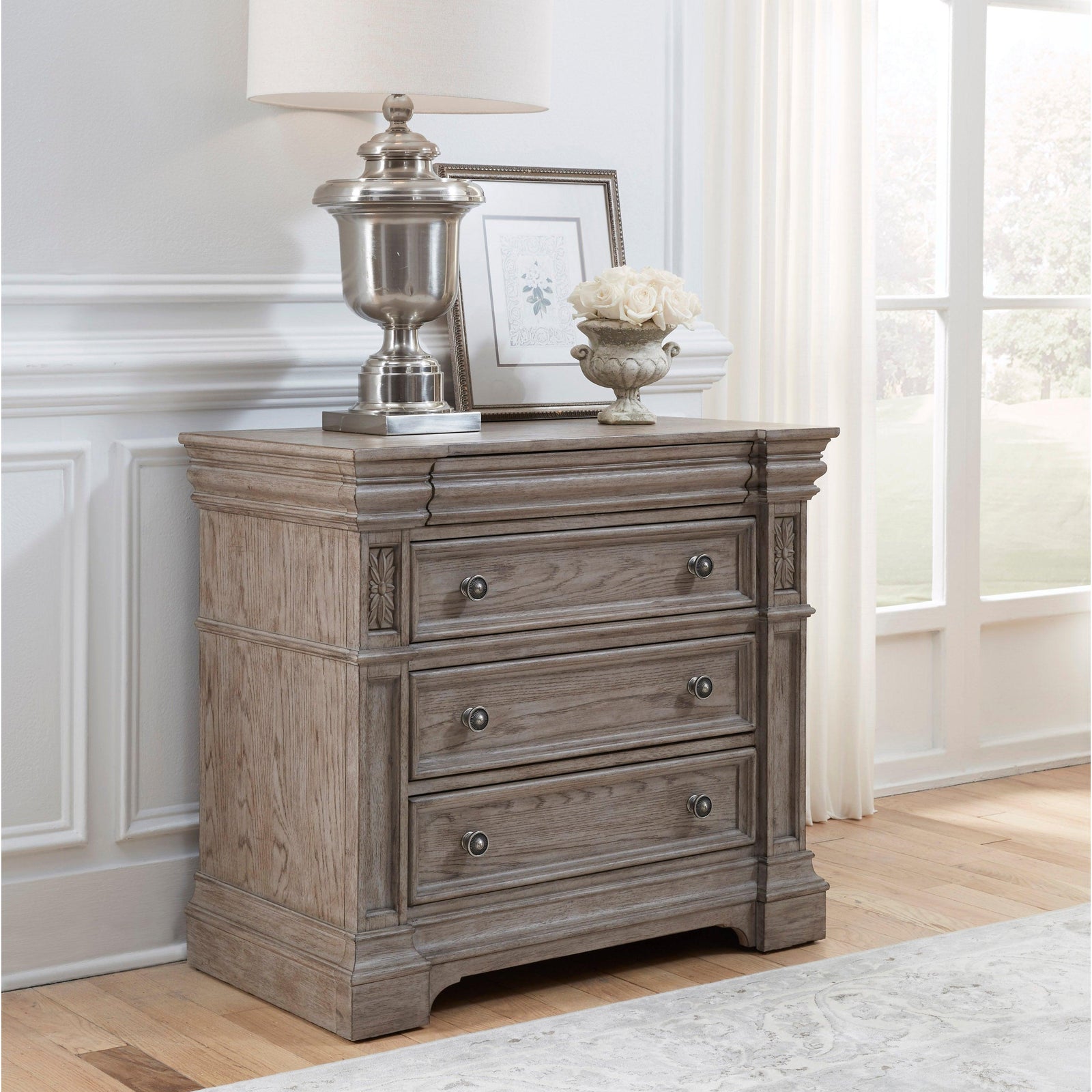 Pulaski Kingsbury 4 Drawer Bachelor's Drawers DRESSERS
