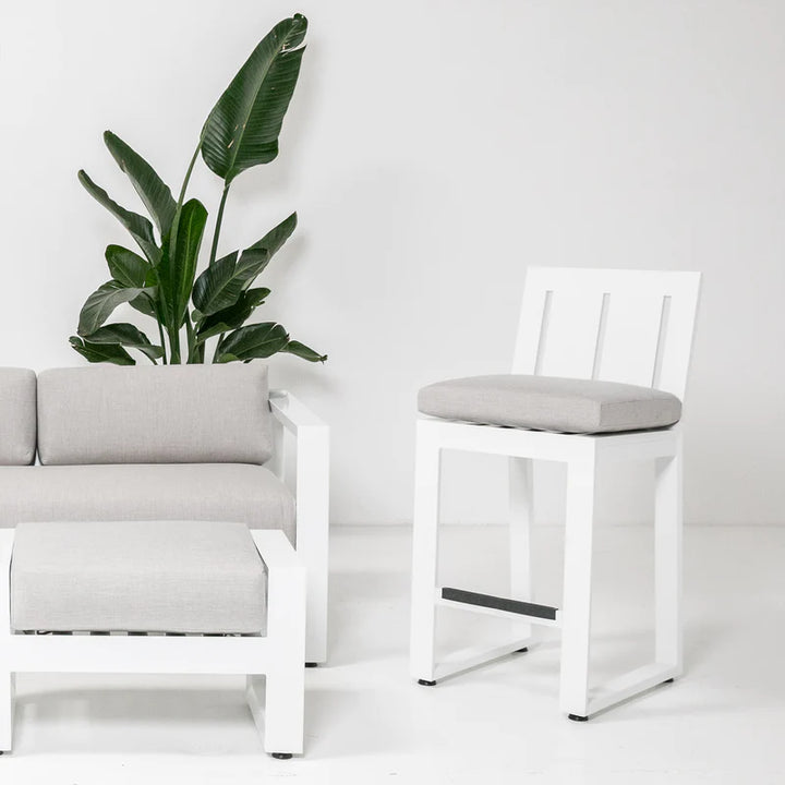 Newport Barstool in Canvas Skyline, No Welt