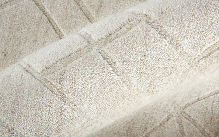 Rectangle/2' x 3'/Beige