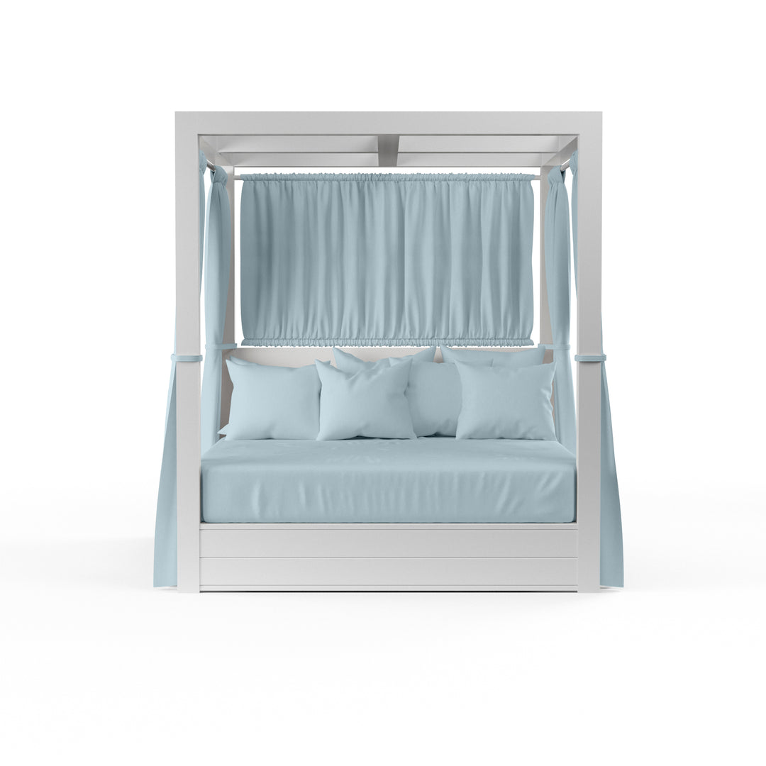 Newport Resort King Daybed in Canvas Skyline, No Welt