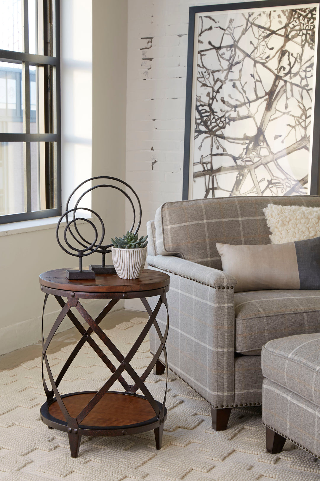 Pinebrook Distressed Natural Pine Round Accent Table - T1755-35