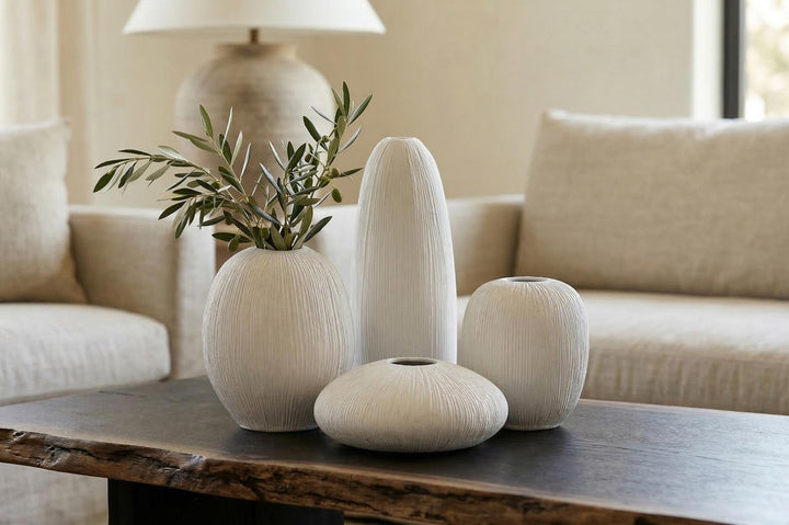 Vasti Vase Tall in setting