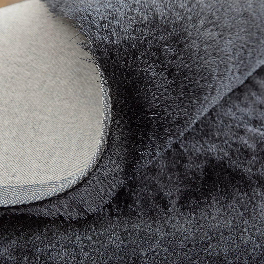 Round/8' x 8' /Black