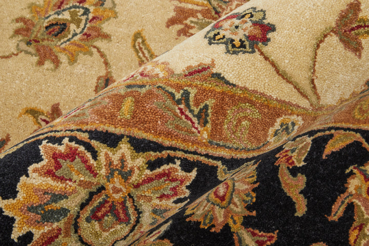 Rectangle/5' x 8'/Beige/Black