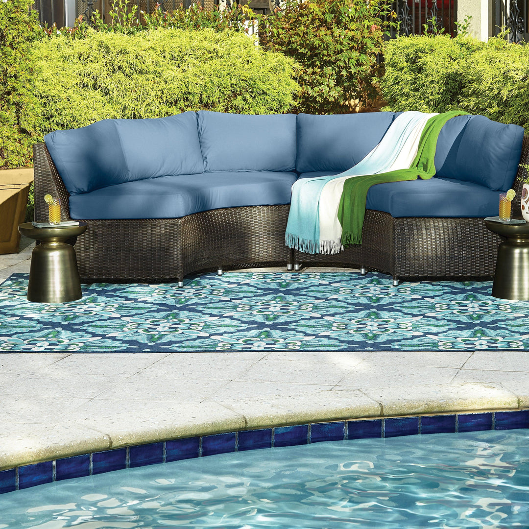 Meridian 2206B - AmericanHomeFurniture