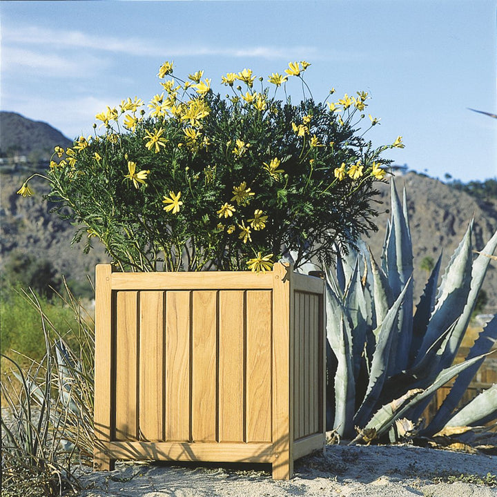 Planters Brookside 18” Planter