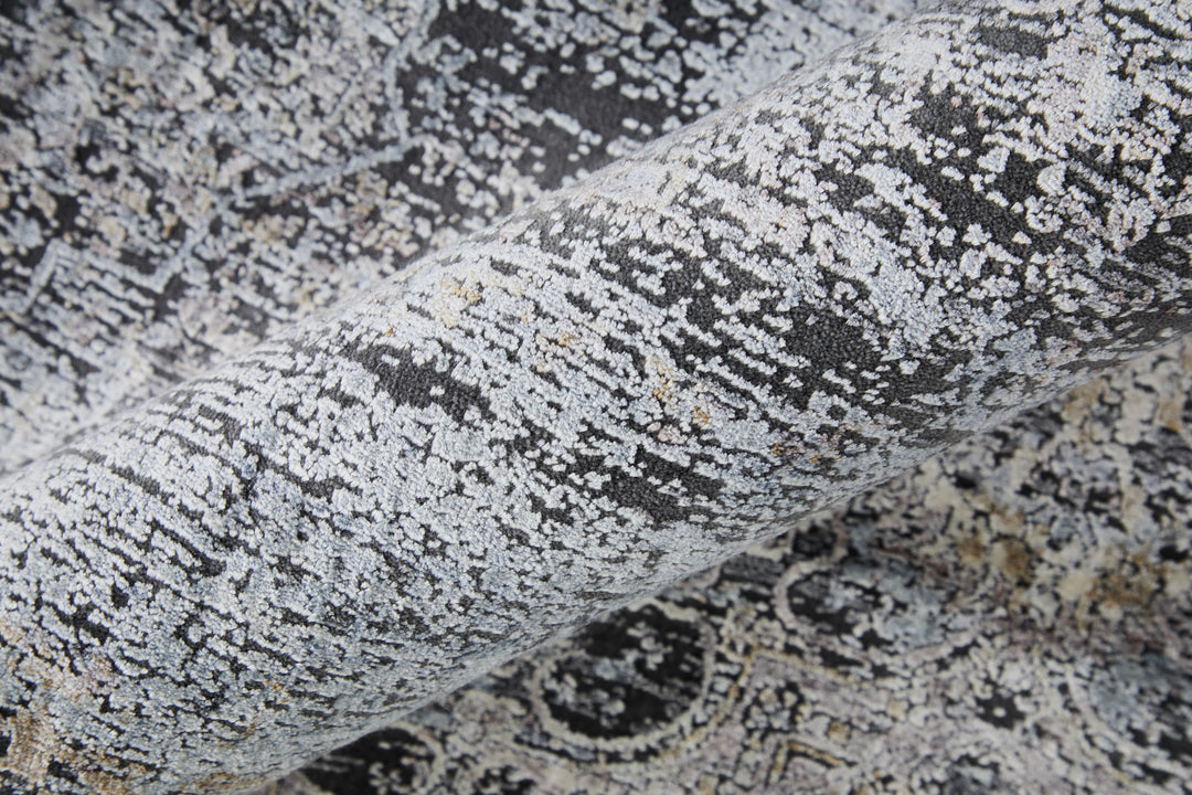 Runner/2'8" x 10'/Smoke