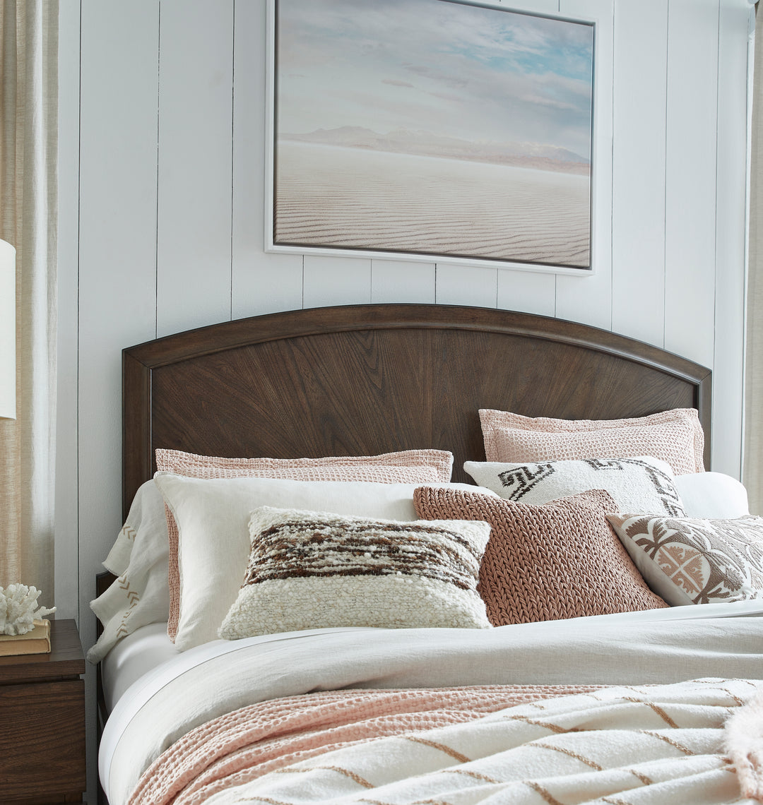 Sugar Mill Spiced Rum Queen Panel Bed - B5832-54
