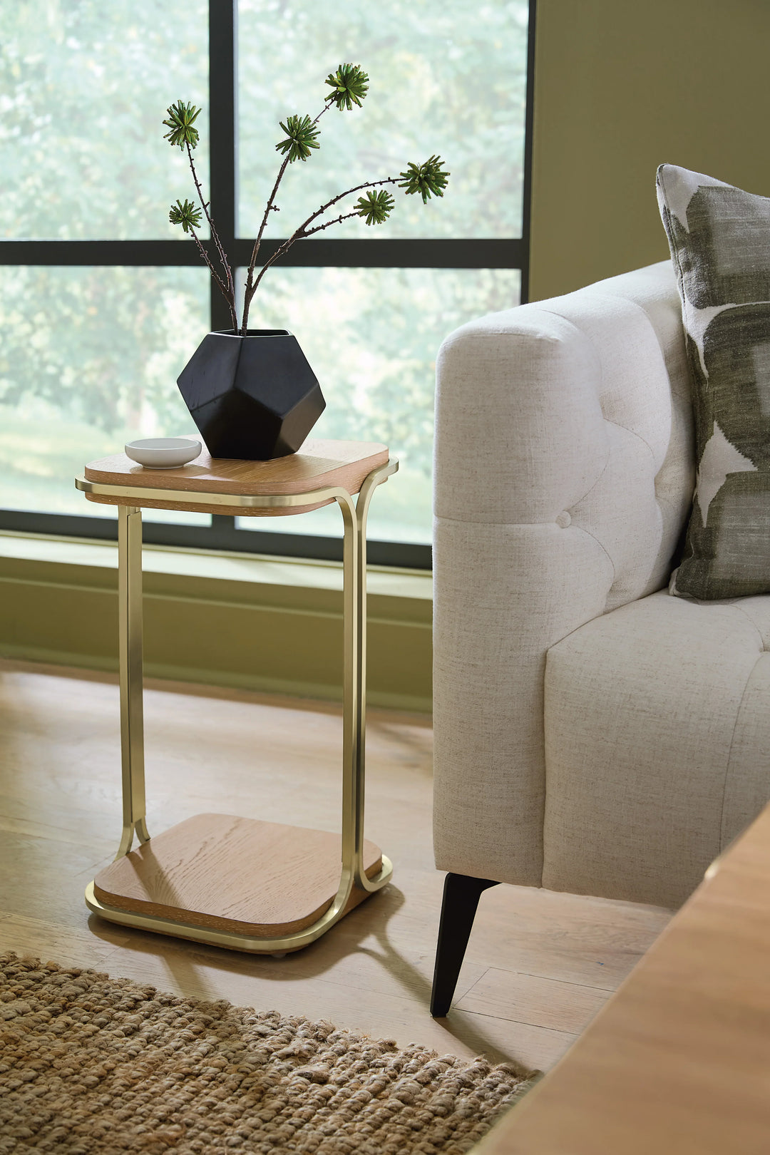 American Home Furniture Hooker Furniture Banyon Bay Accent Table
