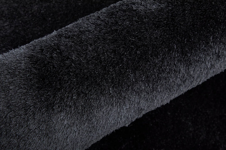 Round/8' x 8' /Black