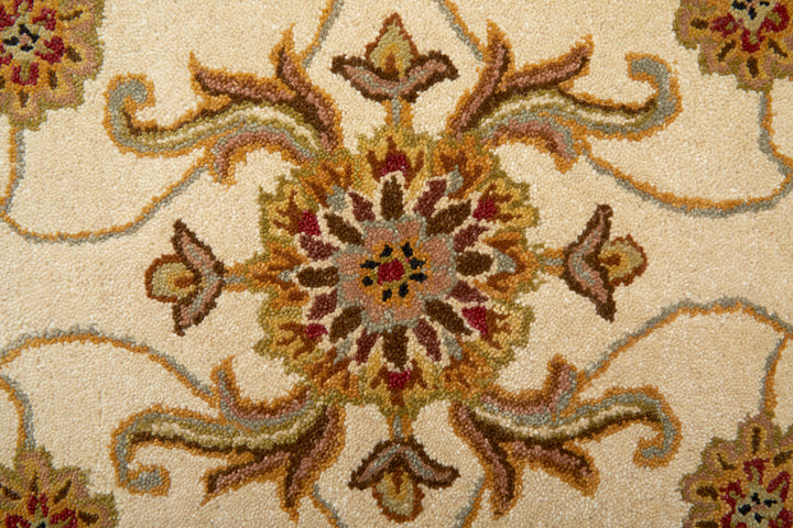 Rectangle/5' x 8'/Ivory/Red