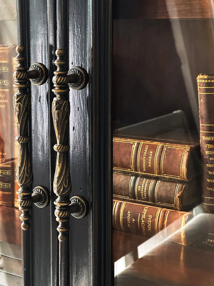 American Home Furniture Hooker Furniture Charleston Display Cabinet