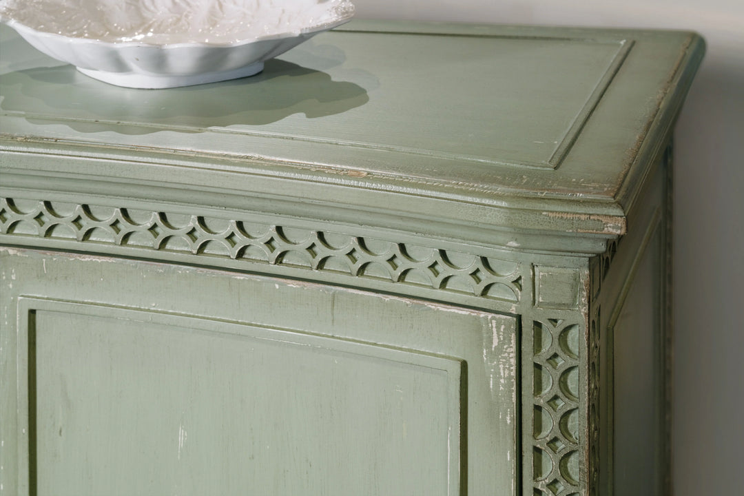 15.00"D x 32.75"W x 38.00"H/Verdigris Green