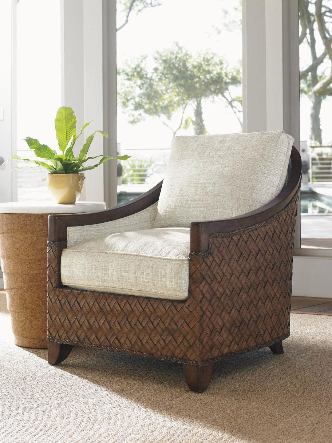 Island Fusion Kendari Round Accent Table - AmericanHomeFurniture
