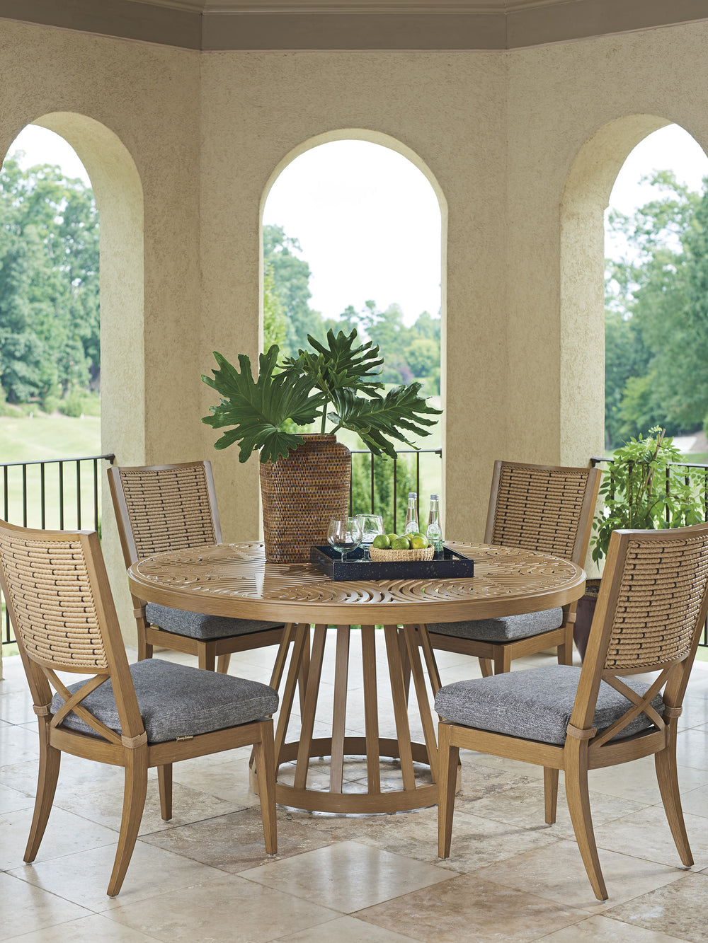 American Home Furniture | Tommy Bahama Outdoor  - Valley View Round Dining Table