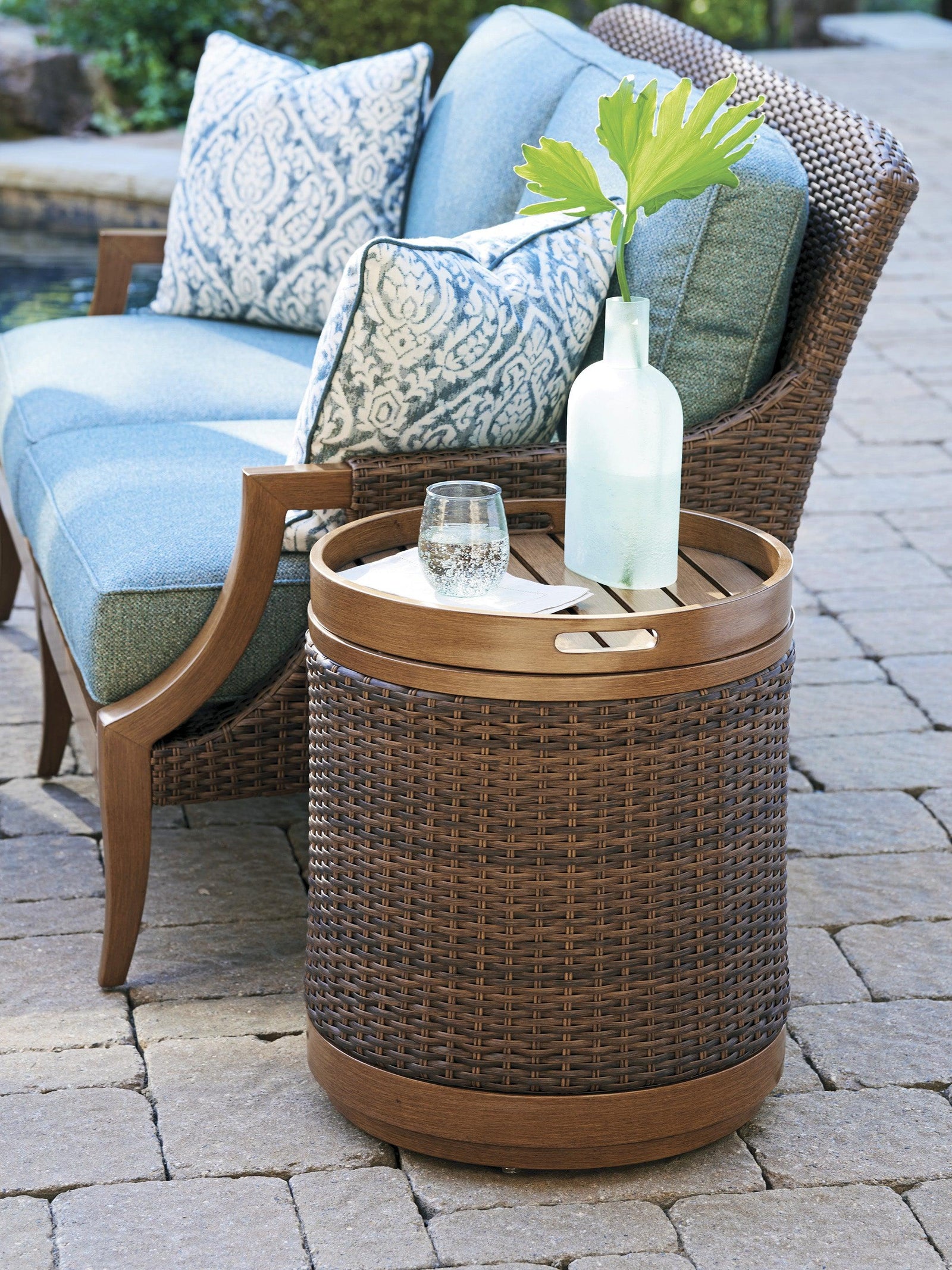 Tommy Bahama Outdoor Harbor Isle Round Accent Table OUTDOOR ACCENT TABLES