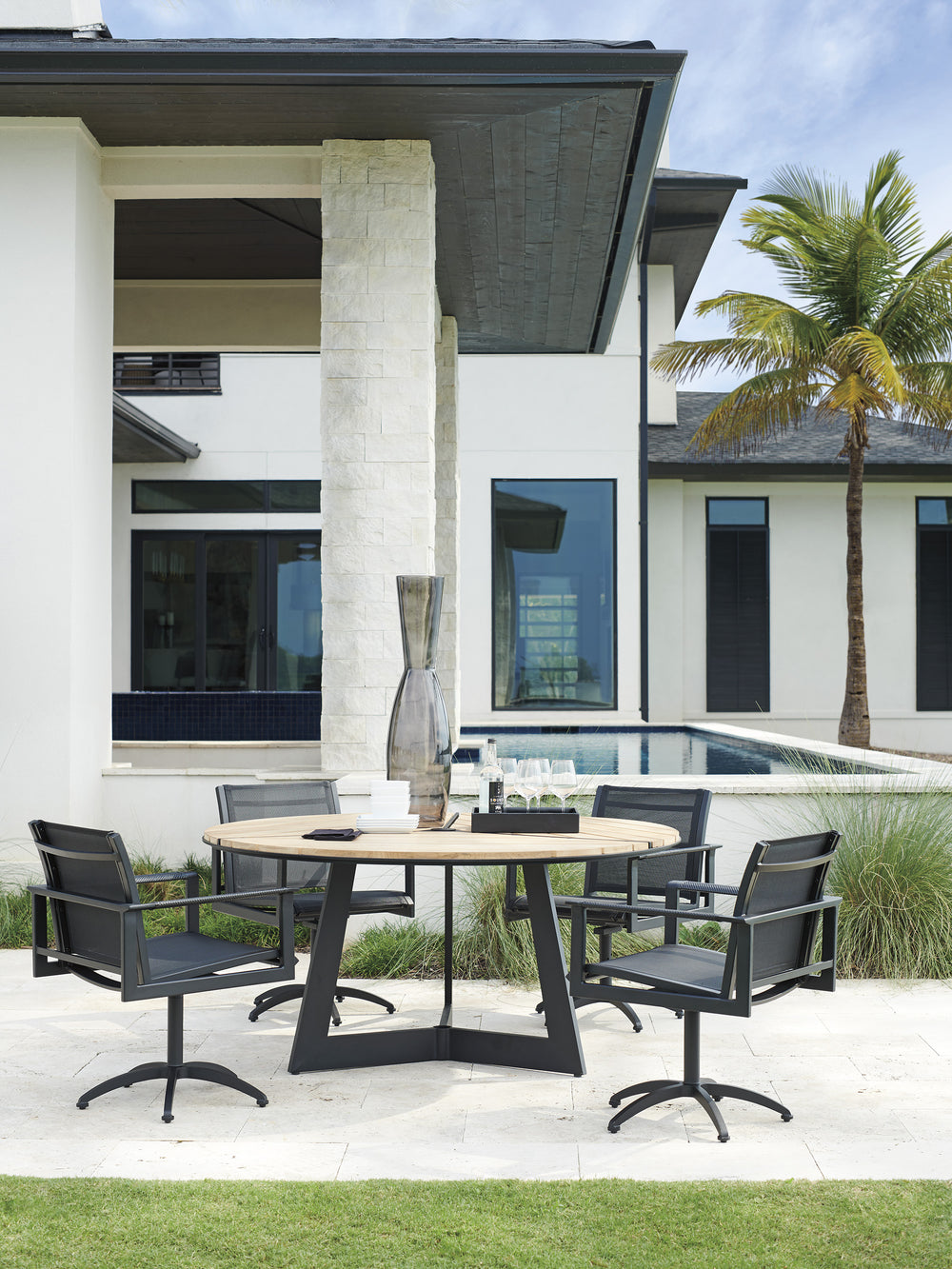 American Home Furniture | Tommy Bahama Outdoor  - South Beach Round Dining Table