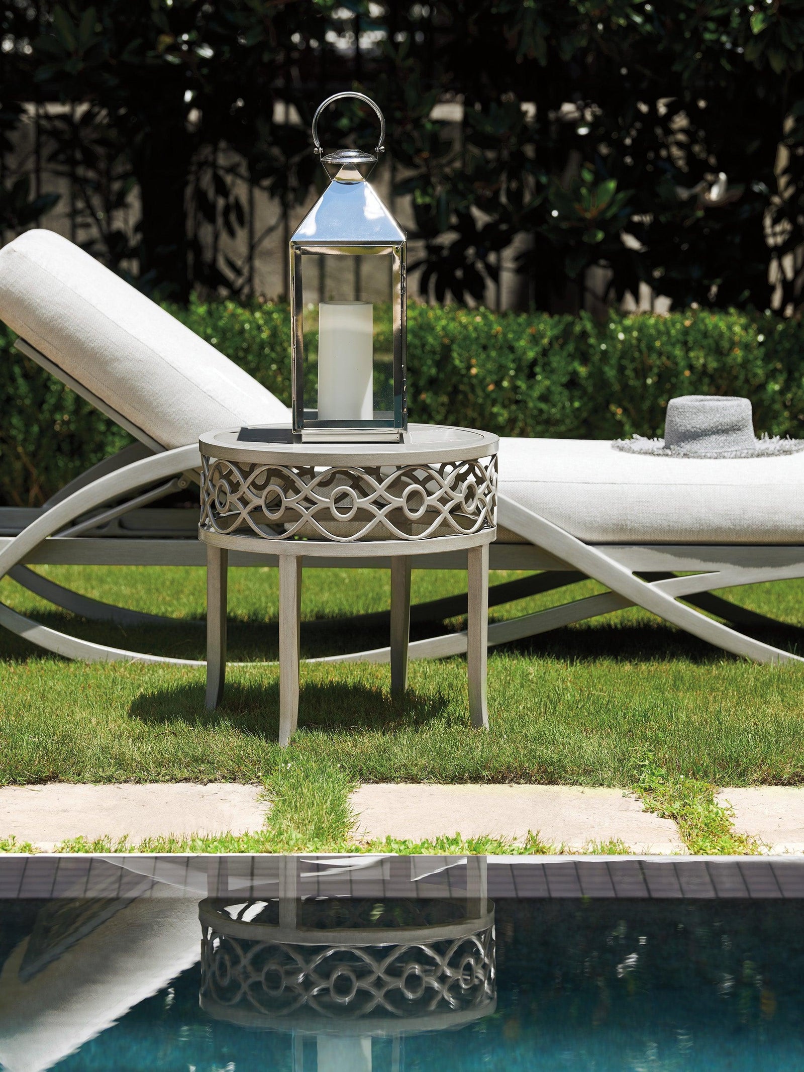 Tommy Bahama Outdoor Silver Sands Round End Table OUTDOOR ACCENT TABLES