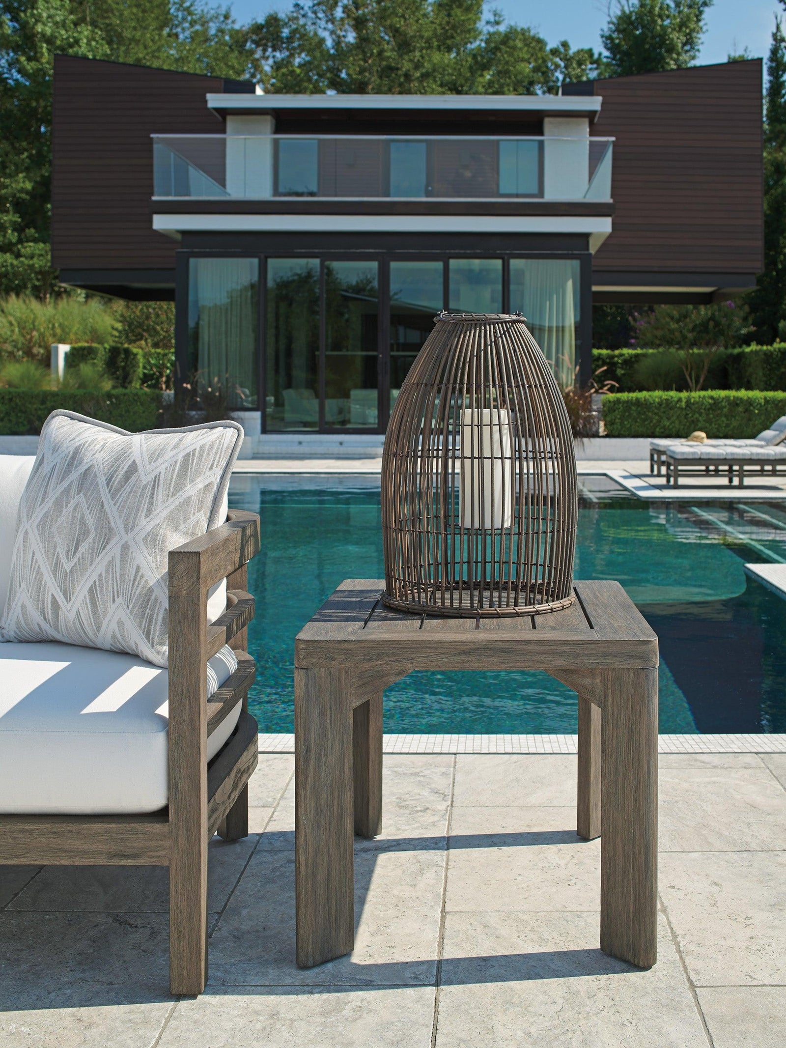 Tommy Bahama Outdoor La Jolla Rectangular End Table OUTDOOR ACCENT TABLES