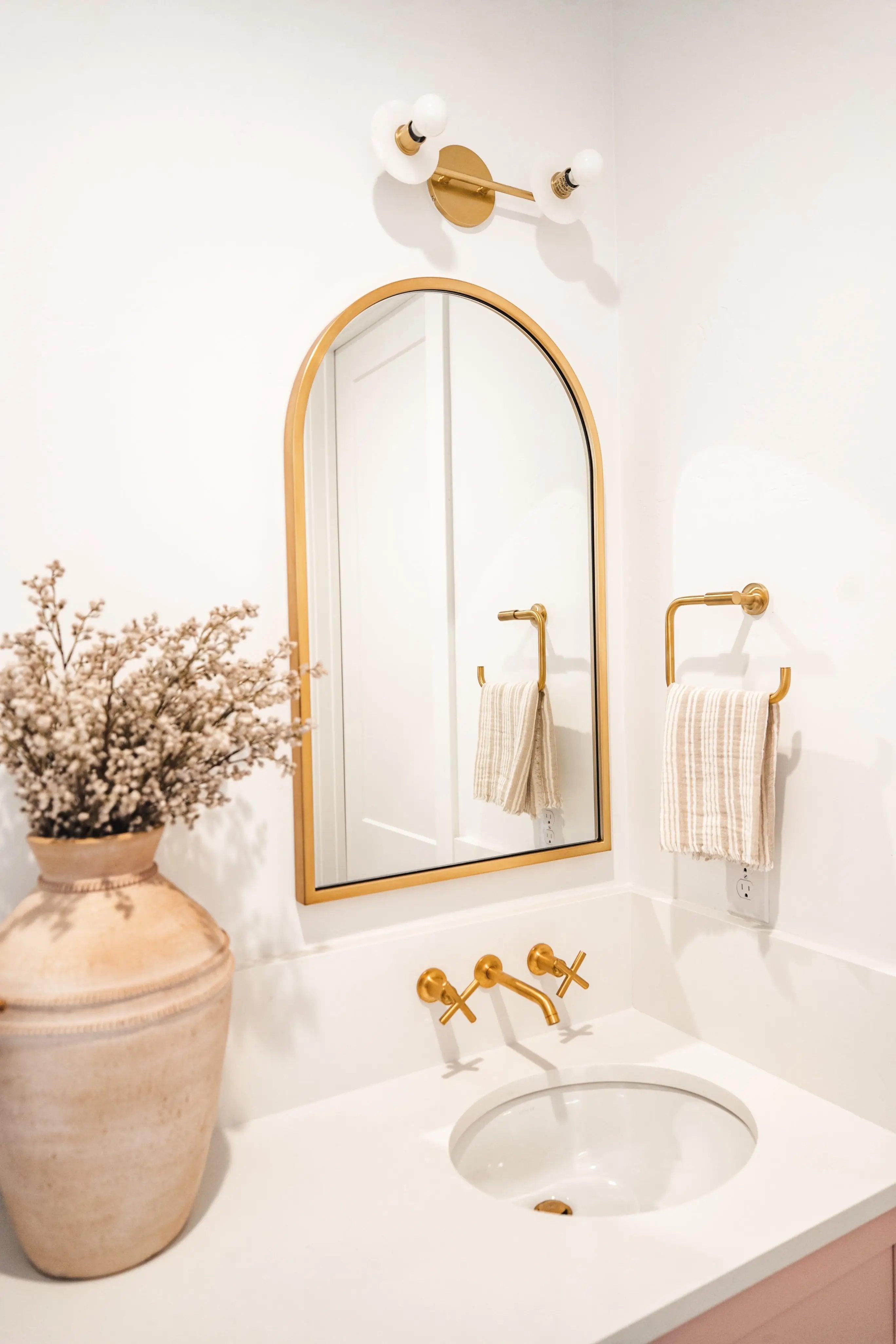 Elmont Bath And Vanity - Thumbnail 3