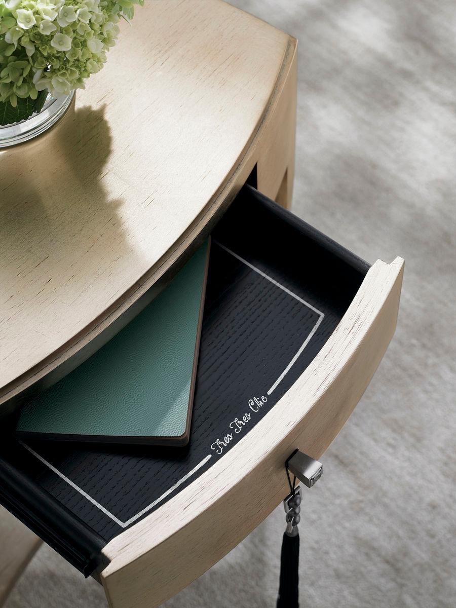 Tres Tres Chic Accent Table - Thumbnail 2