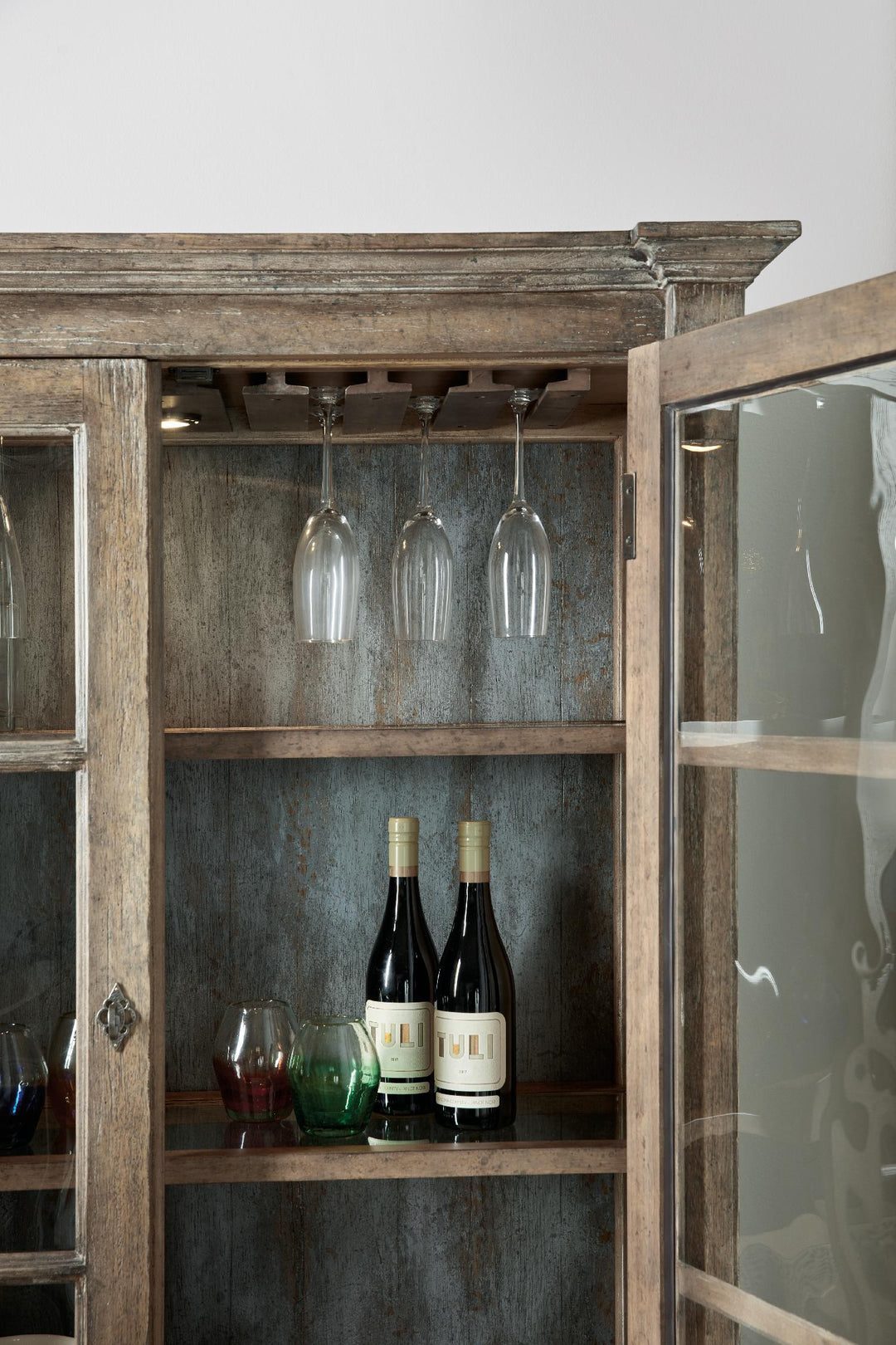 American Home Furniture | Hooker Furniture - La Grange OQuinn Bar Cabinet