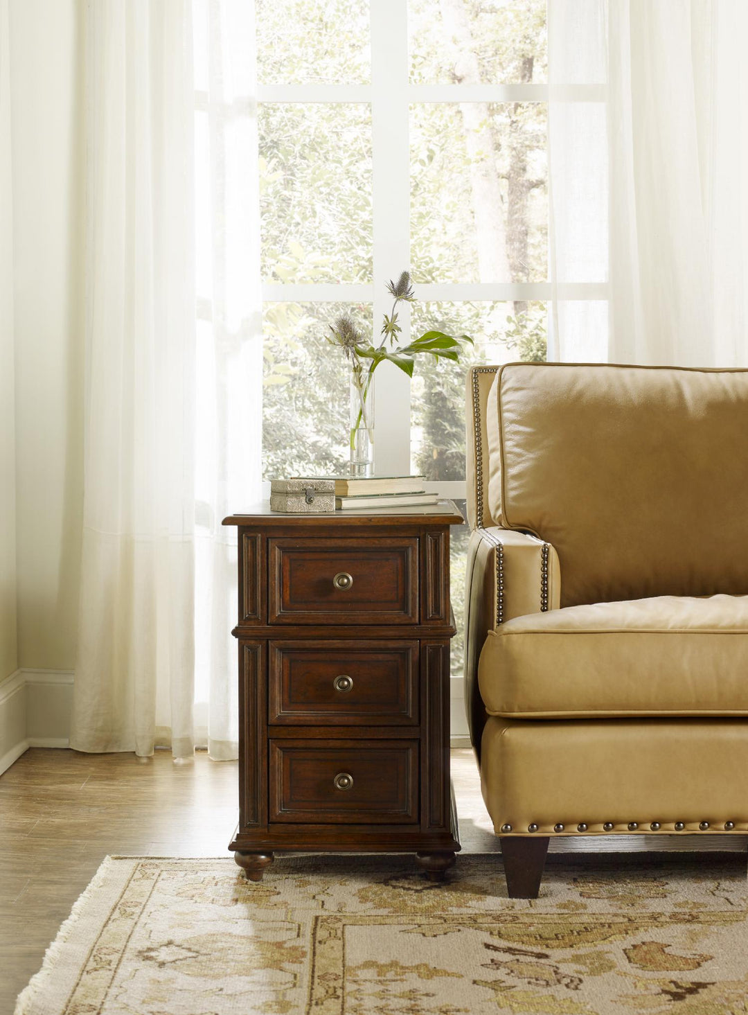 American Home Furniture | Hooker Furniture - Leesburg Chairside Chest