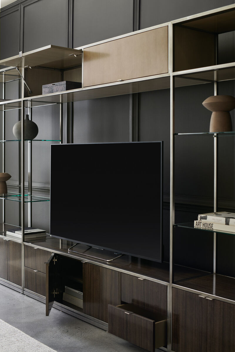 LA MODA DISPLAY MEDIA UNIT