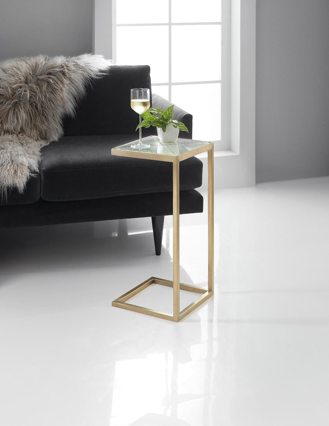 American Home Furniture | Hooker Furniture - Melange Holmes C-Shaped Accent Table