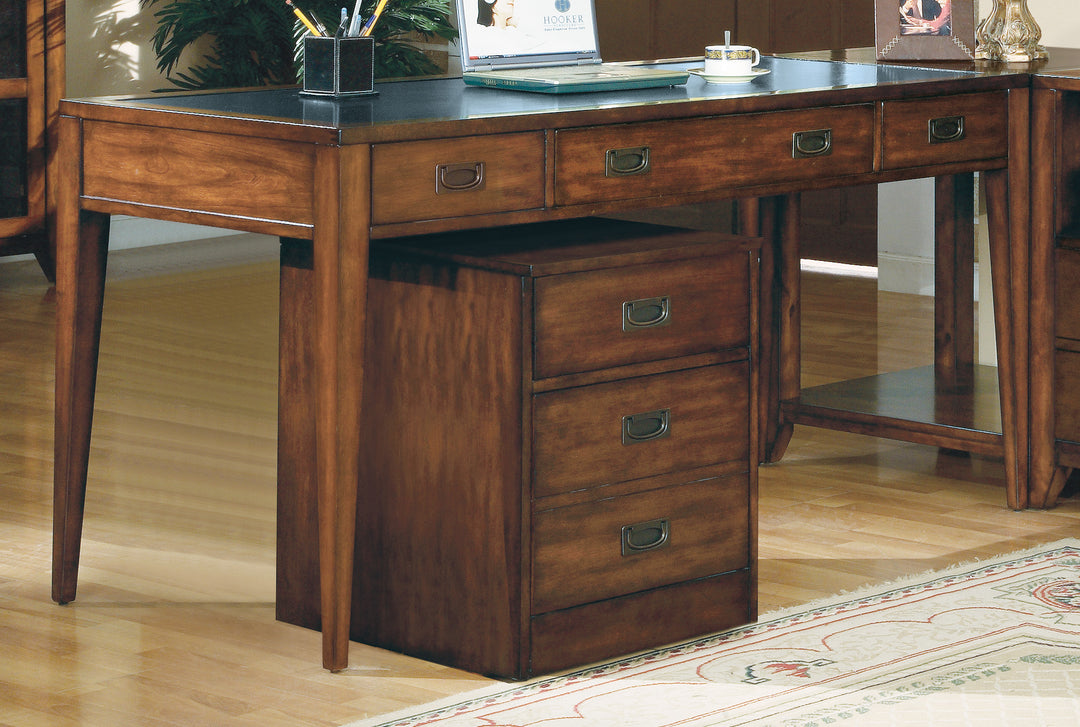 American Home Furniture | Hooker Furniture - Danforth Executive Leg Desk